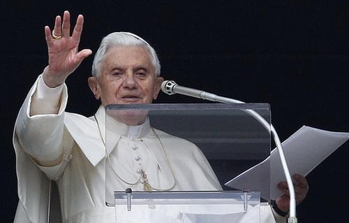 Обо всем - Папа Римский призвал не создавать недостоверные профили в соцсетях
